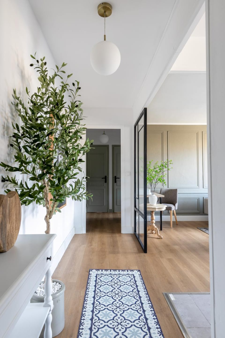 Facade/entrance, Seating area