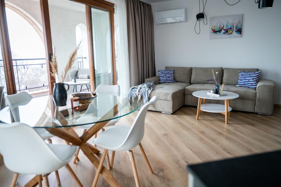 Living room, air conditioner