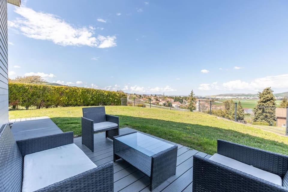 Patio, Natural landscape, Balcony/Terrace, Living room, City view, Garden view