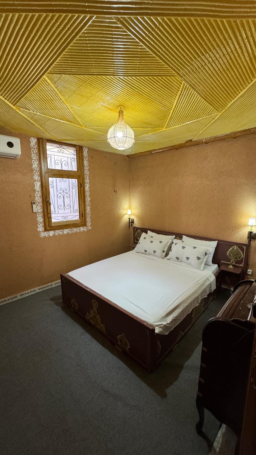Property building, Bed, Photo of the whole room, Bedroom