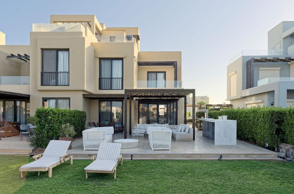 Property building, Day, Garden, Seating area, Garden view