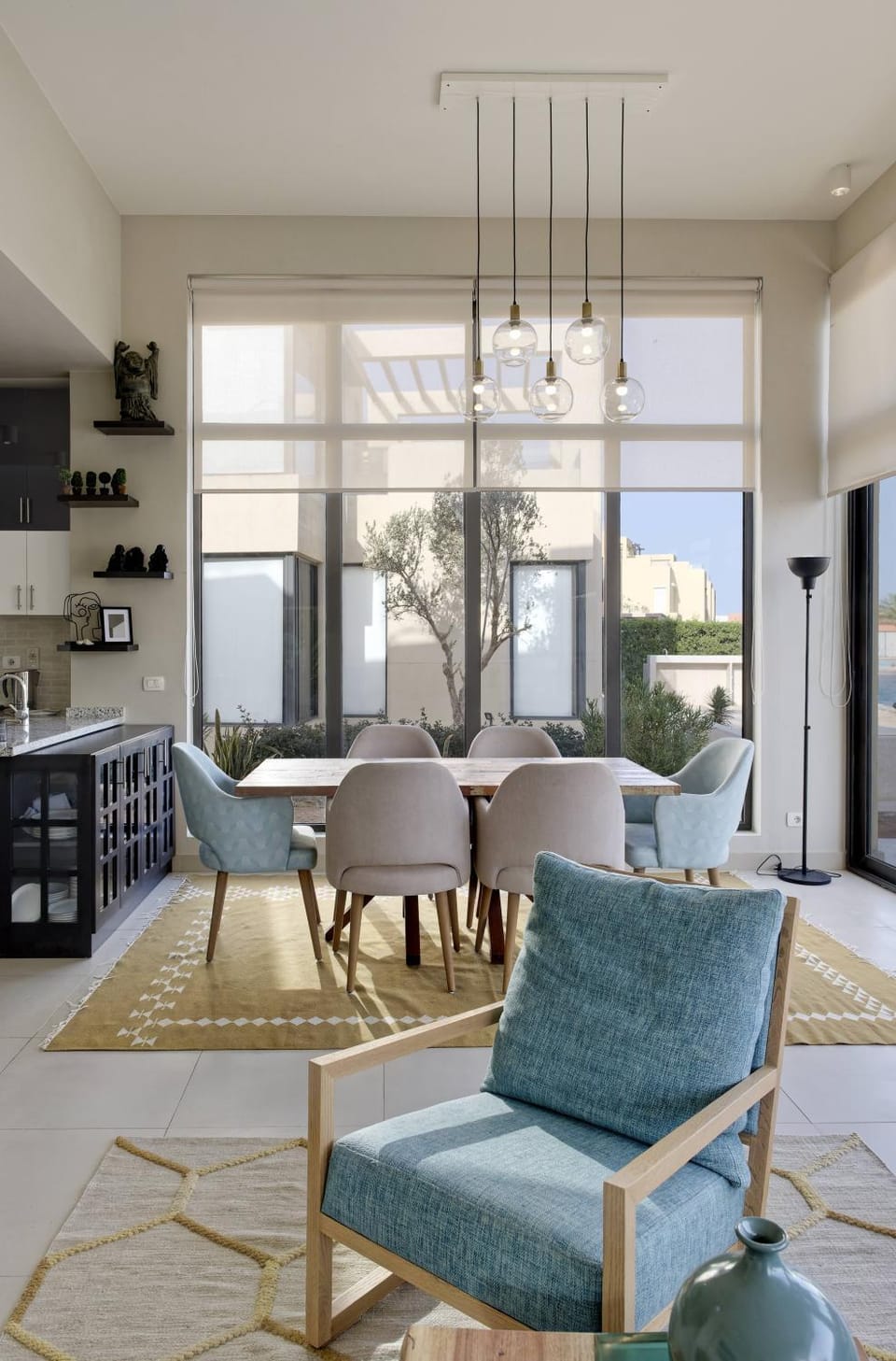 Seating area, Dining area