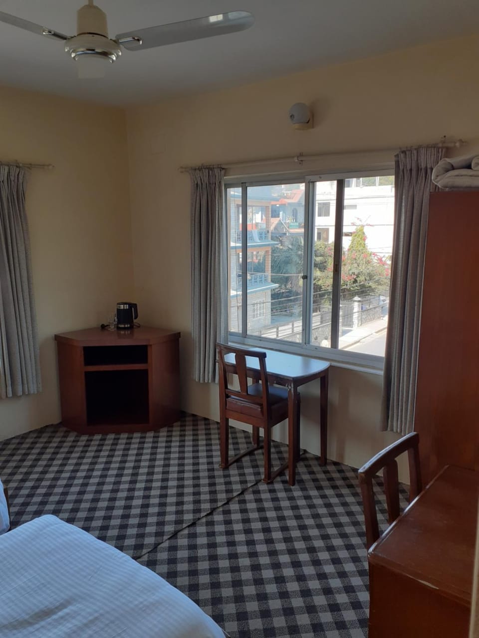 Dining area, Bedroom, fireplace, hair dresser