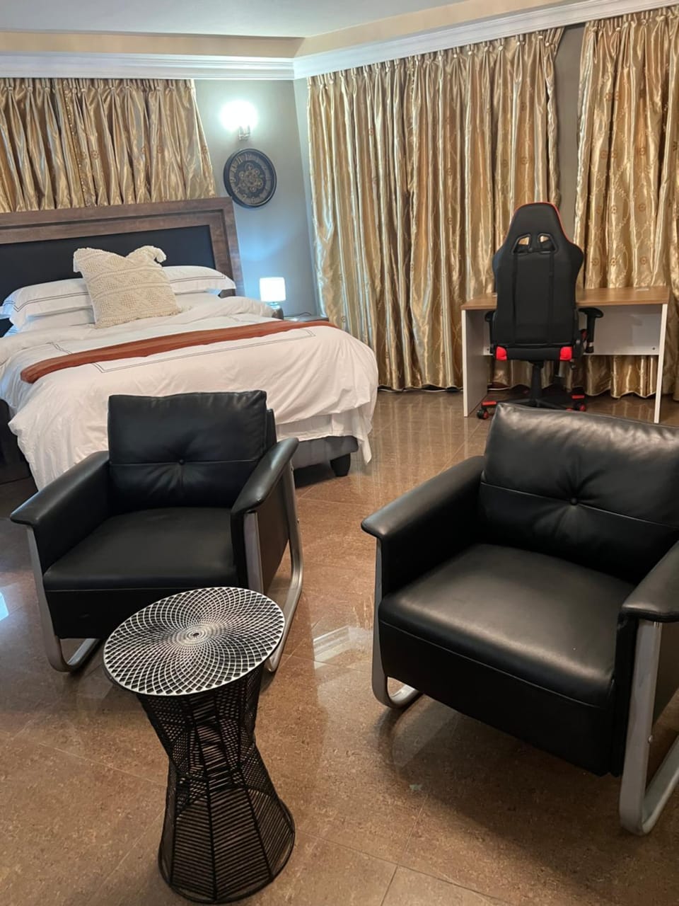 Bed, Photo of the whole room, Seating area, Bedroom