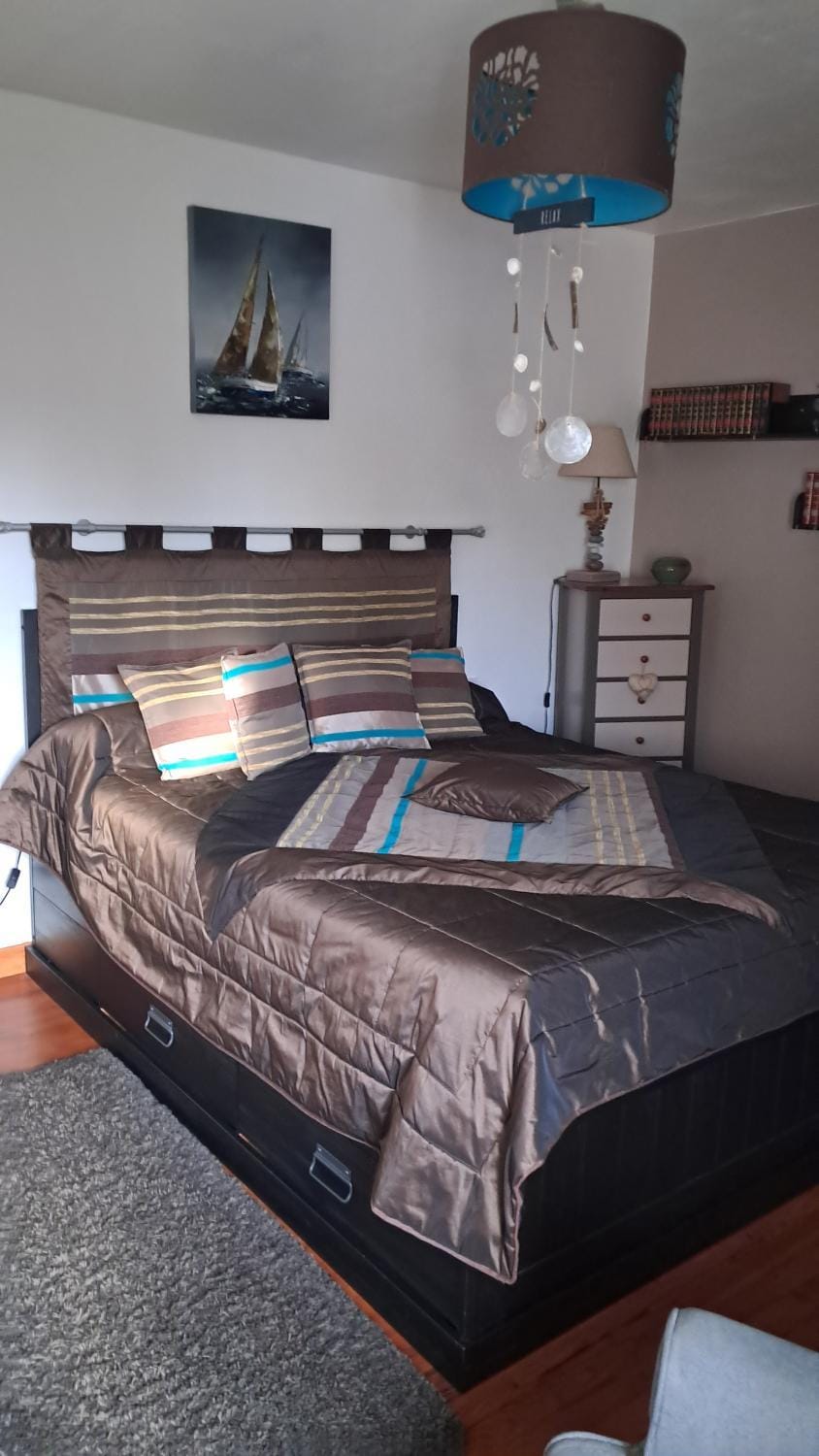 Bed, Photo of the whole room