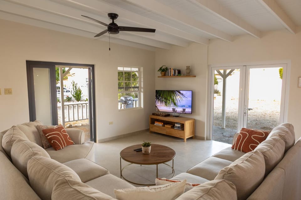 TV and multimedia, Living room, air conditioner