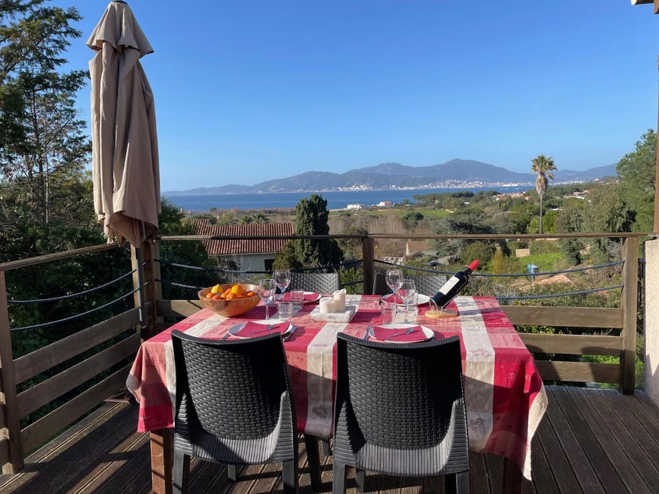 View (from property/room), Balcony/Terrace, Sea view