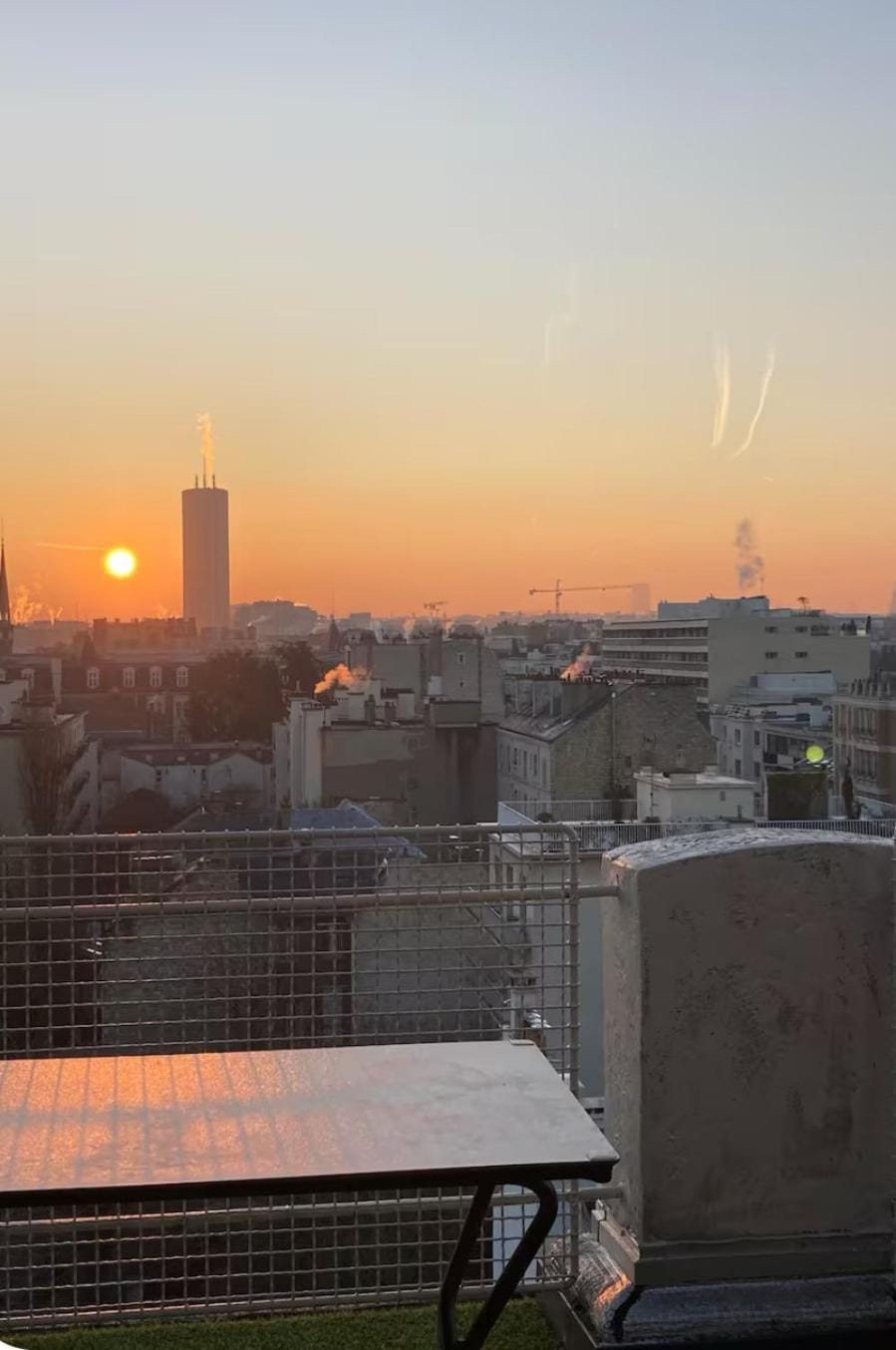 2 bedrooms in the sky ! Apartment in Courbevoie
