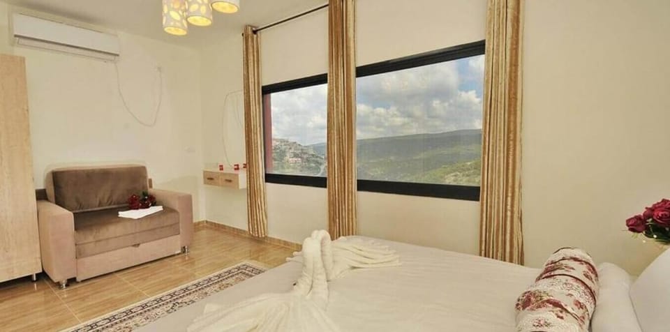 Bed, Mountain view