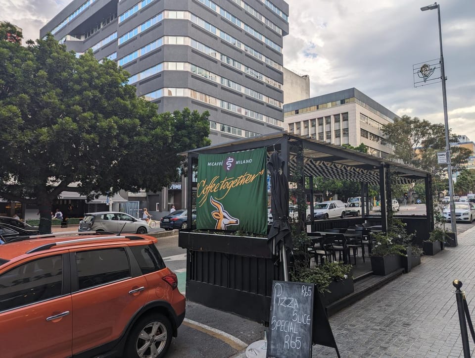 Day, Lounge or bar
