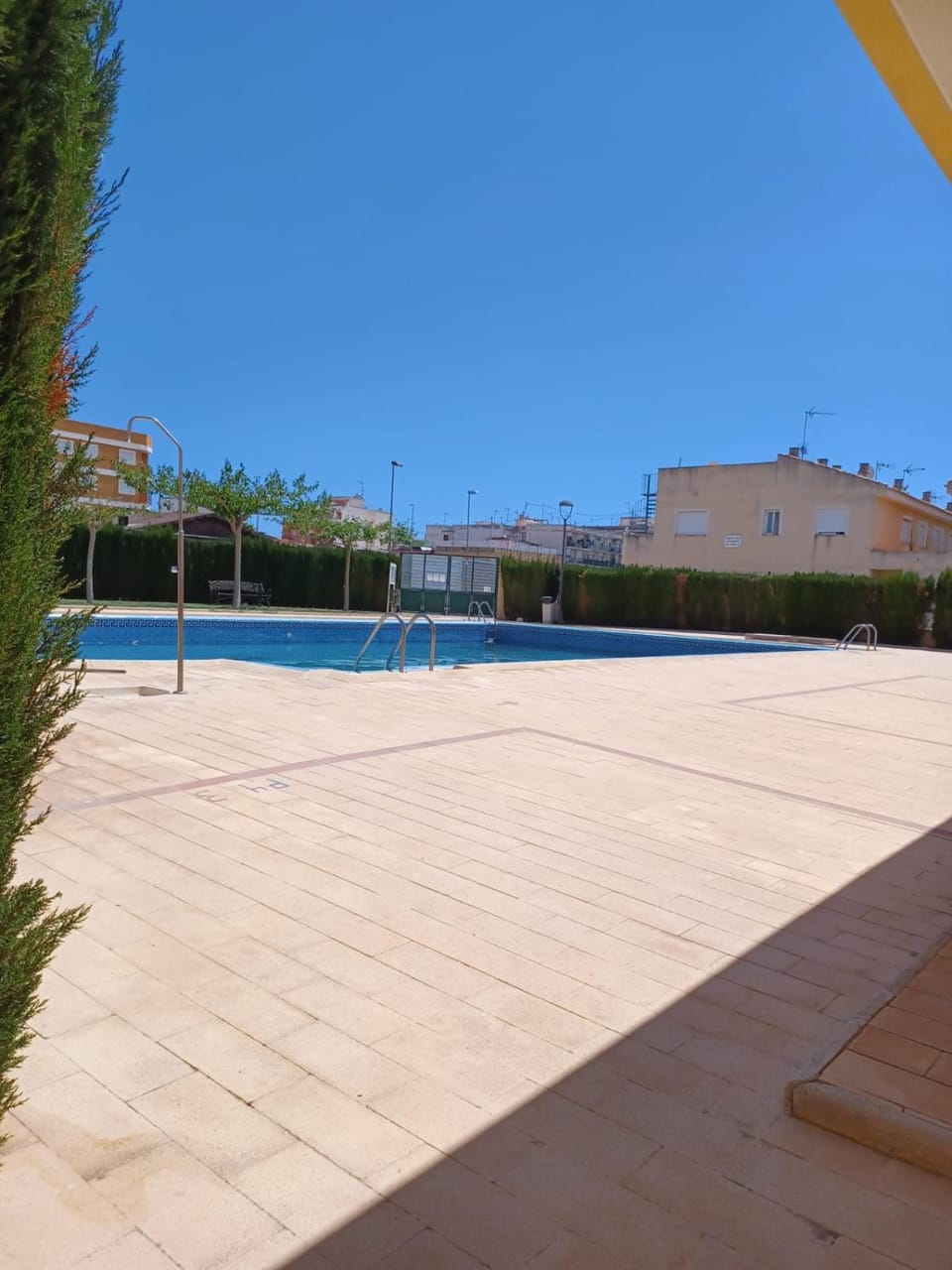 Day, Swimming pool