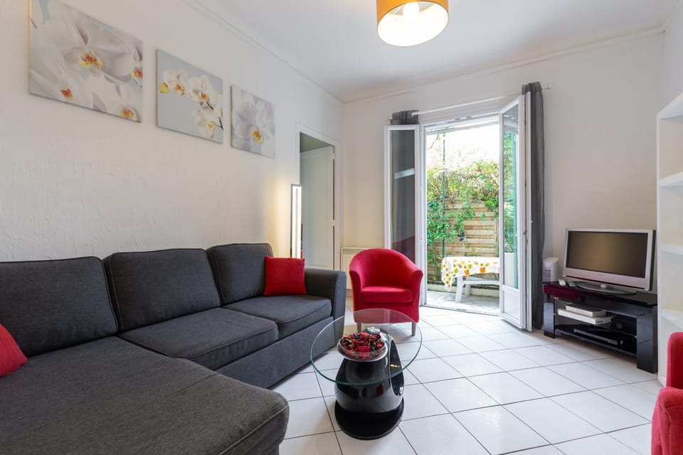 appartement RDC Apartment in Antibes