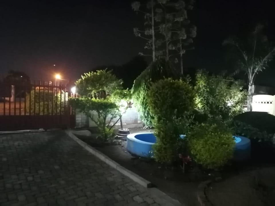 GLORIA'S GUESTS.COM Vacation rental in South Africa