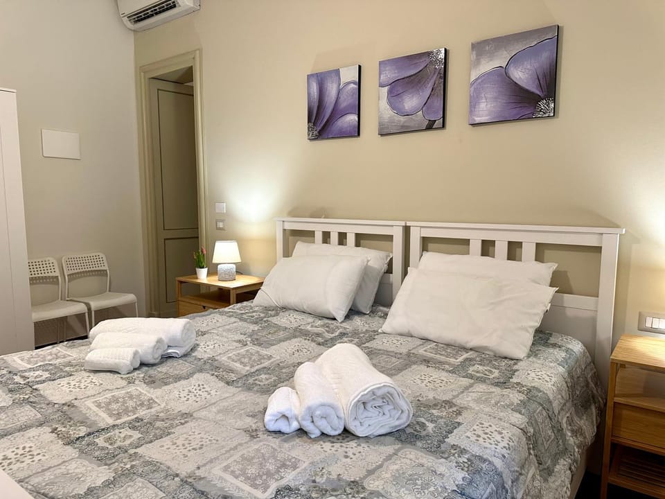 Bed, Photo of the whole room, Bedroom, towels, wardrobe, air conditioner