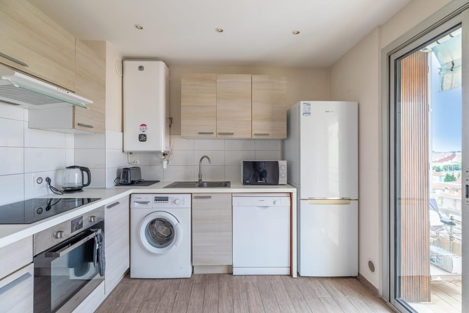 Vue mer, Terrasse, 5 min du centre Apartment in Antibes