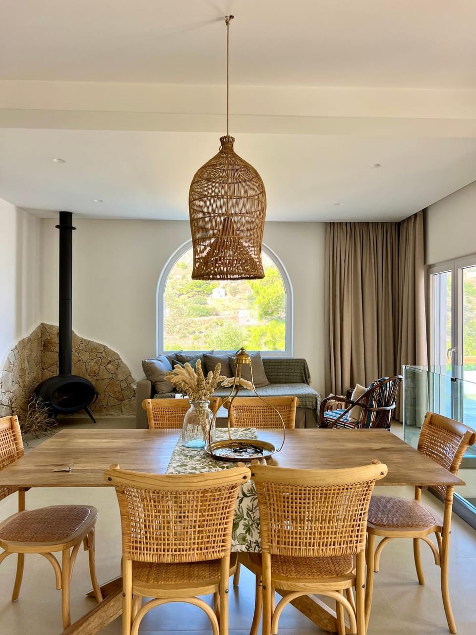 Living room, Dining area