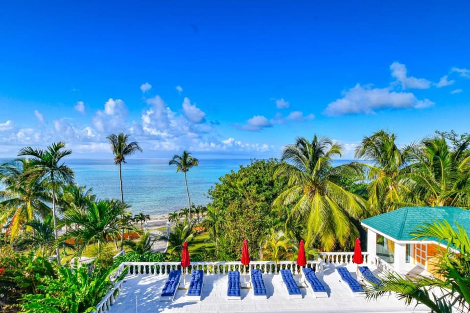 Pool view, Sea view