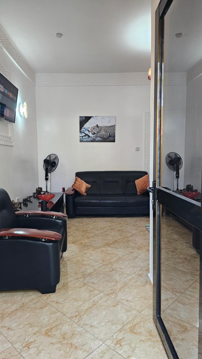 Villa Buerk Serena Suite Bed & Breakfast, Wi-Fi, Pool Apartment in Mombasa