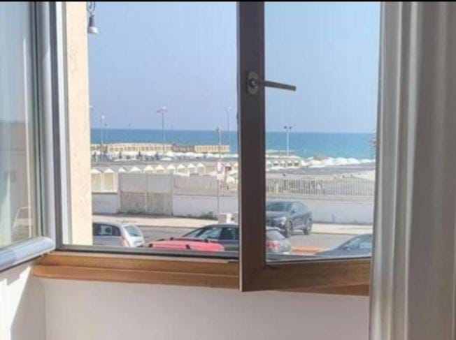 Natural landscape, View (from property/room), Balcony/Terrace, Beach, City view, Sea view