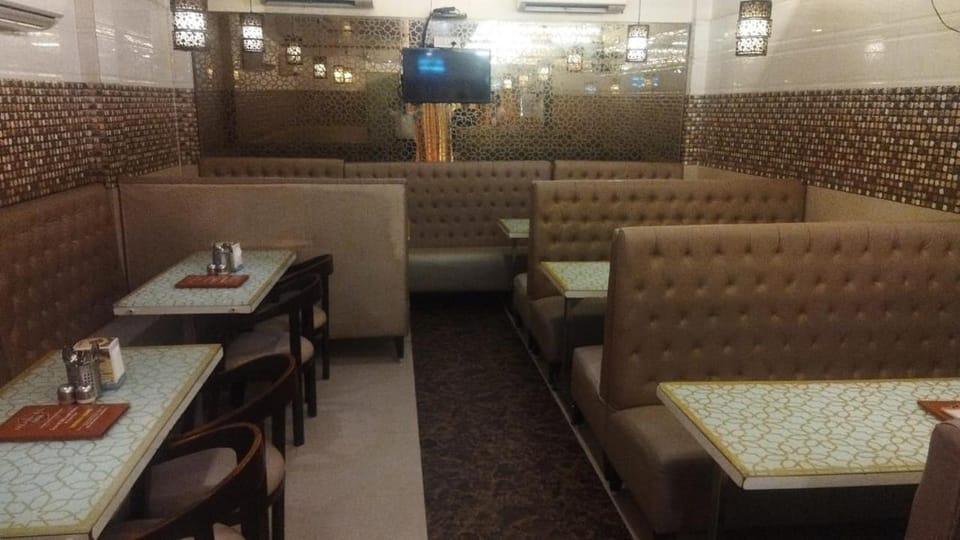 Restaurant/places to eat, Restaurant/places to eat
