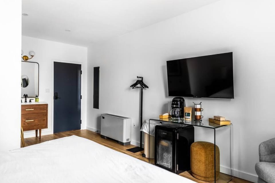 The Phenix, Historic Bldg, King Bed, Room # 305 Apartment in Bangor