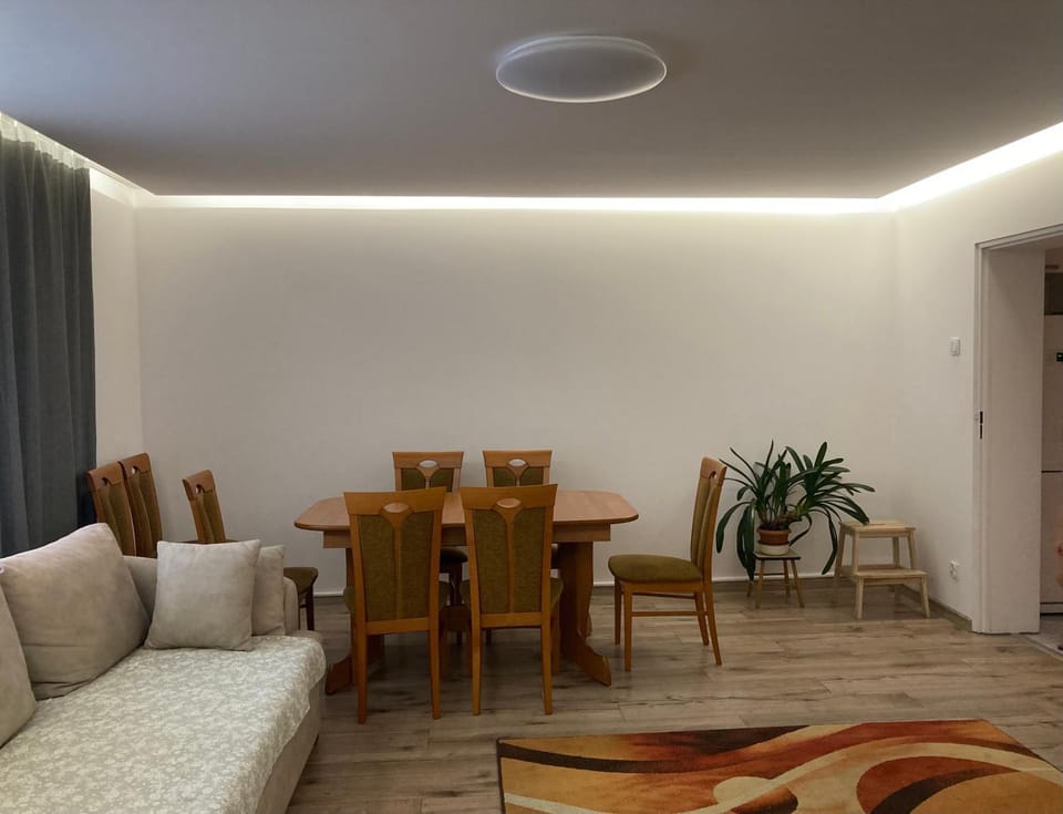 Living room, Seating area, Dining area