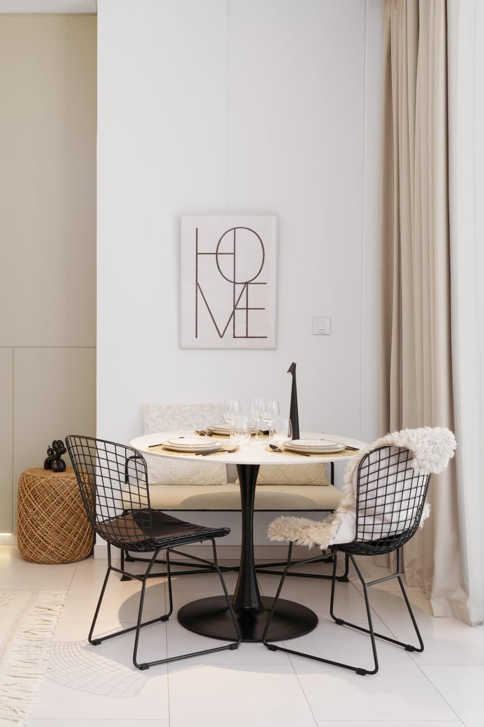 Seating area, Dining area