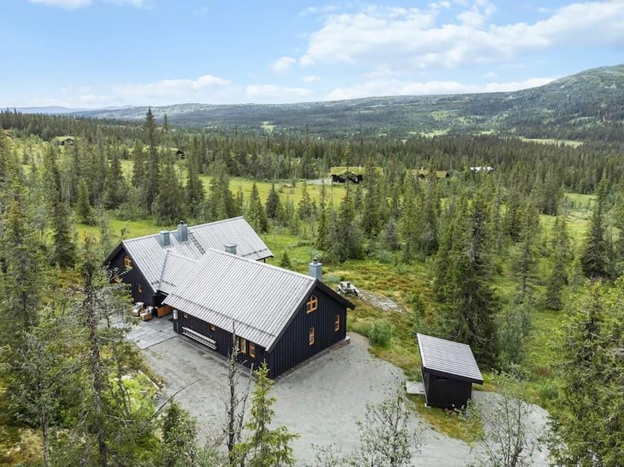 Property building, Nearby landmark, Day, Natural landscape, Mountain view