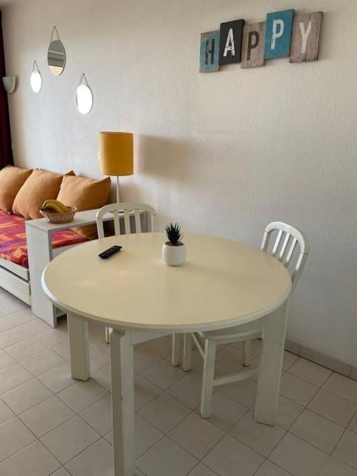 Appartement vue mer/piscine-Les pins bleus Apartment in Antibes