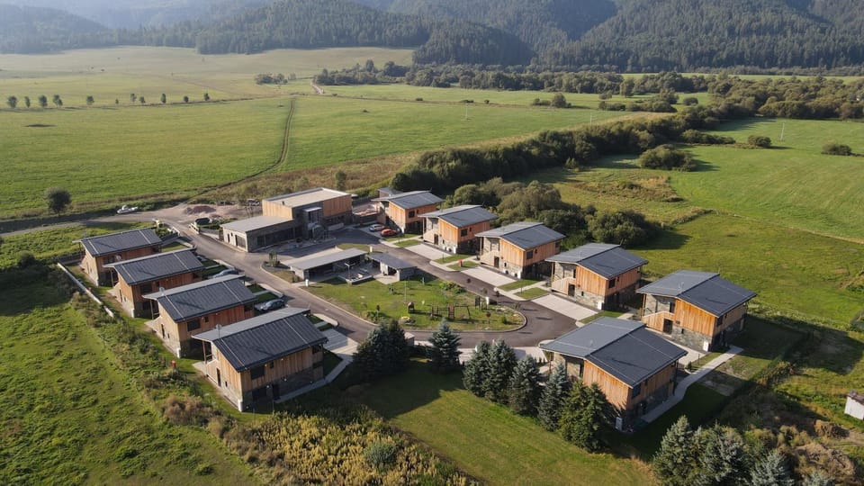 Property building, Off site, Location