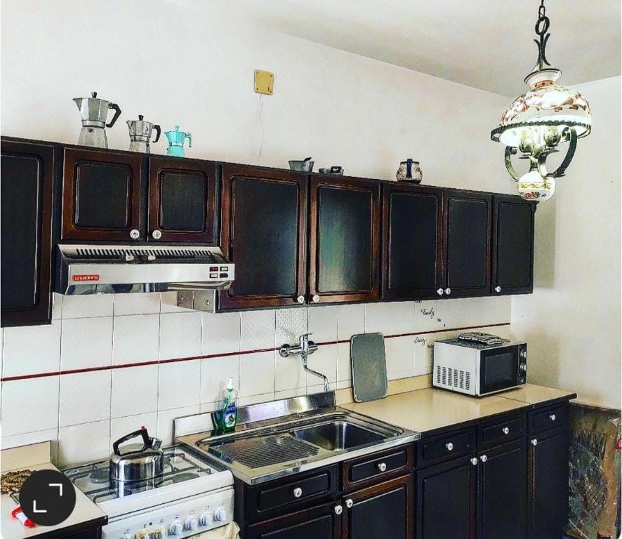 Kitchen or kitchenette, microwave, pet friendly, stove