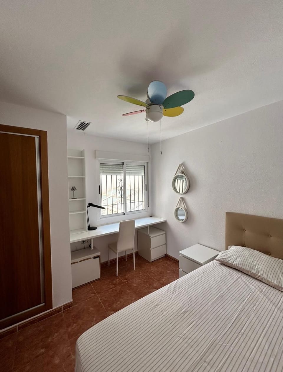 Photo of the whole room, Seating area, air conditioner, air conditioner