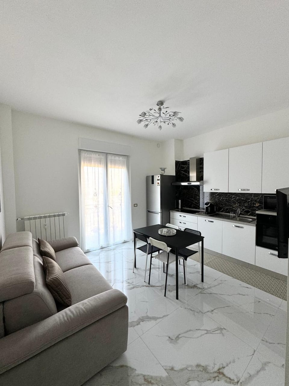 Kitchen or kitchenette, Living room, Dining area, minibar, pet friendly, stove