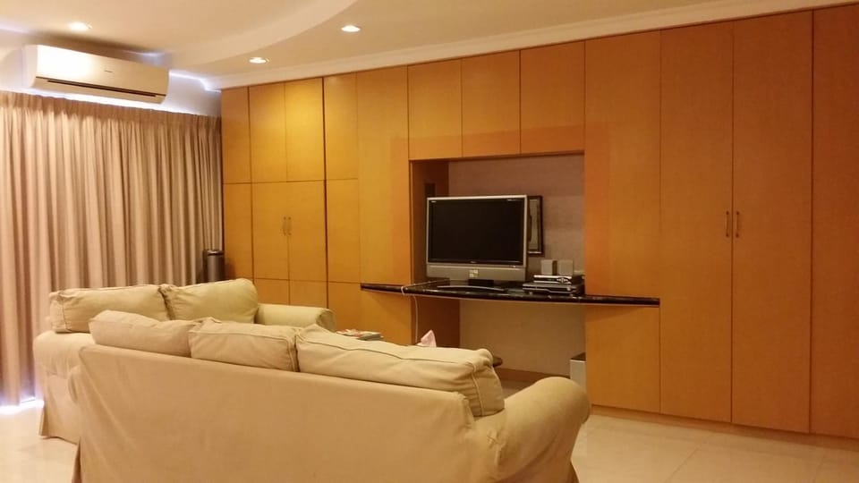 TV and multimedia, Seating area
