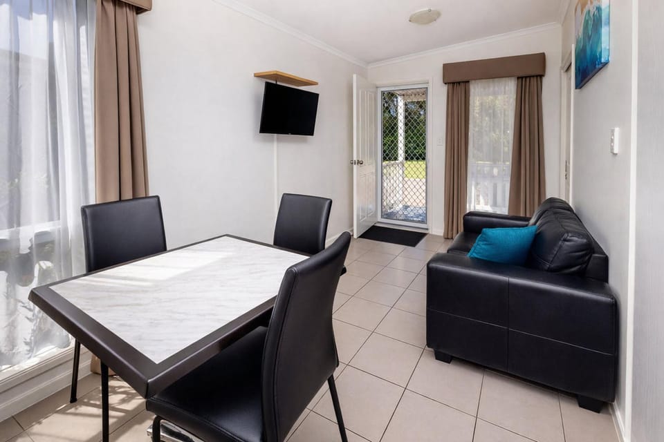 TV and multimedia, Seating area