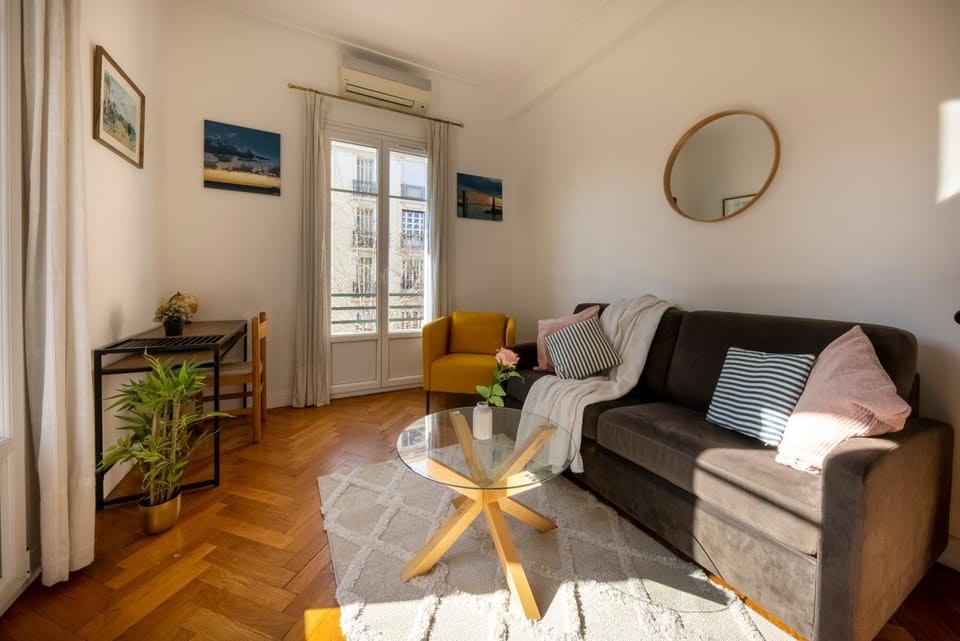 * Le Provençal * cosy flat 3 min walk from the sea Apartment in Nice