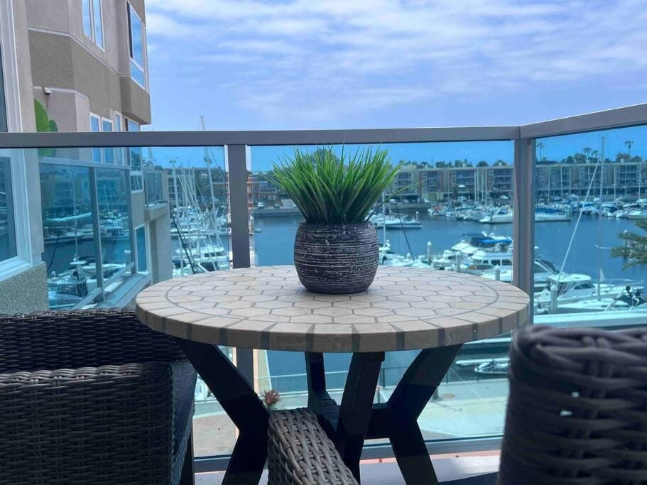 Wake Up to Spectacular Marina Views in this 2 Bedroom Condo Apartment in Marina del Rey