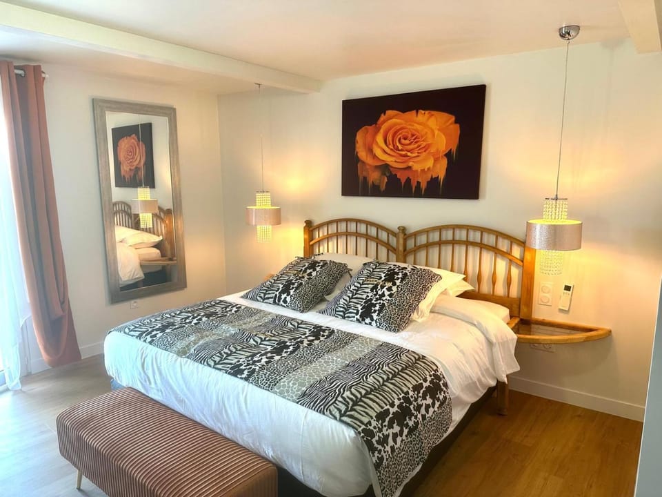 Bed, Bedroom