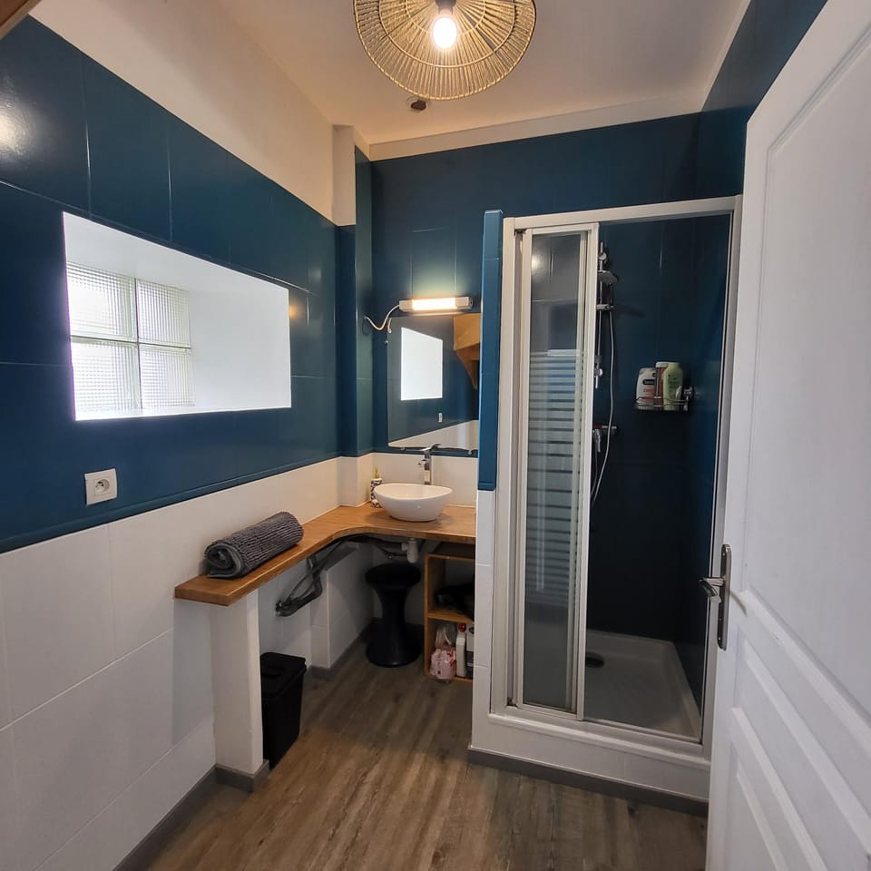 "La Cale en Vue" T3 en duplex, au cœur de Beg-Meil, commerces et plages à pied! Apartment in Fouesnant