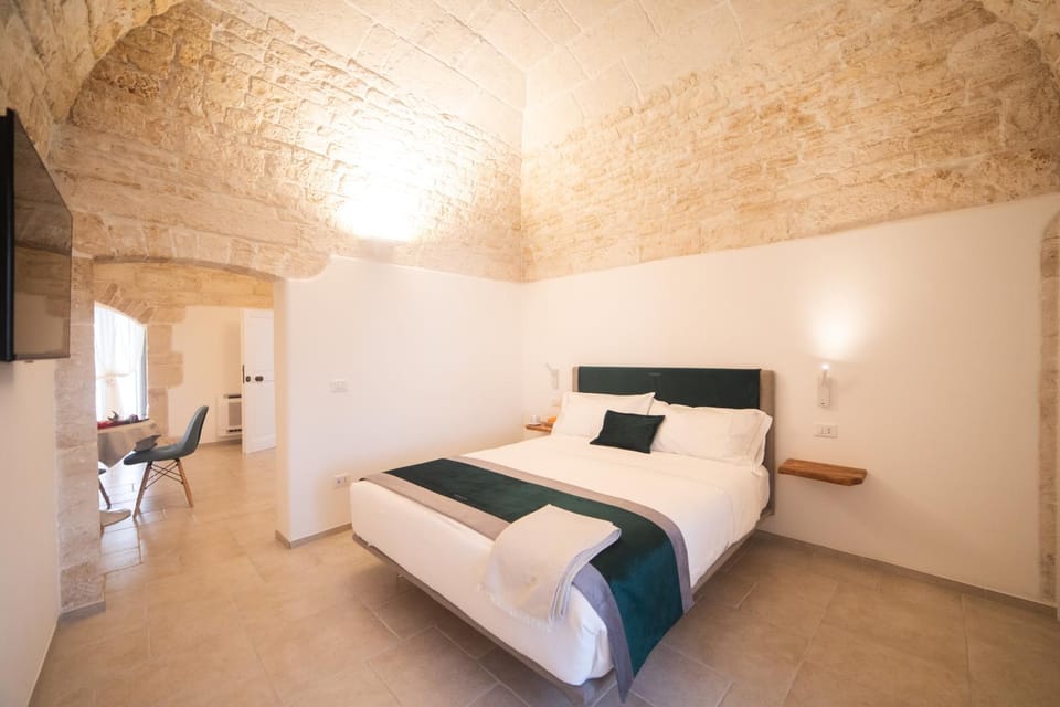 Spring, Bed, People, View (from property/room), Photo of the whole room, Bedroom, children, young children, older children, heating, internet, locker, room service, safe, towels, VIP, wedding, air conditioner