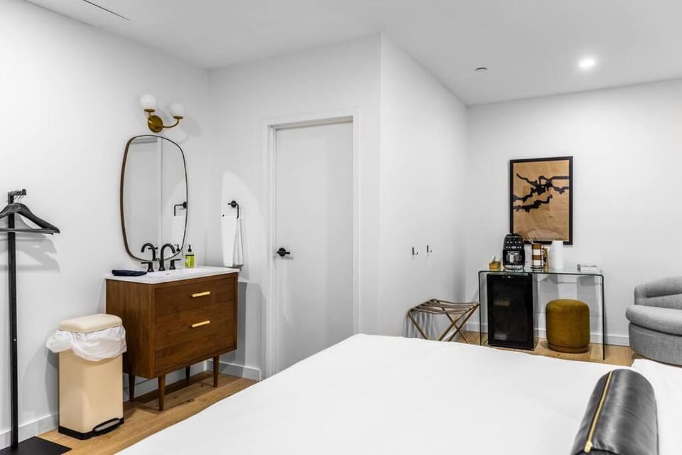 The Phenix Historic DWTN Hotel, King Bed, Room # 306 Apartment in Bangor