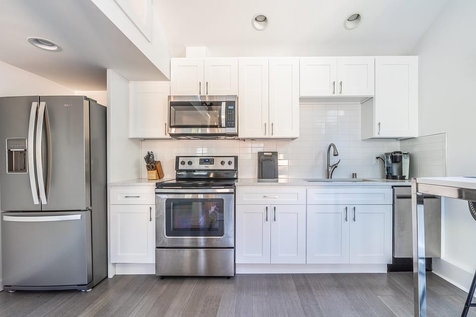 Coffee/tea facilities, Kitchen or kitchenette, dishwasher, minibar, pet friendly, stove, toaster, kitchen, kitchen