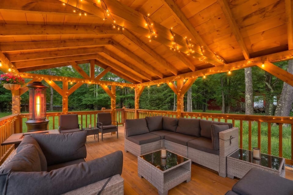 Log Cabin and Guest House Sleeps 18 2 Game Rooms Cabin in Tunkhannock Township