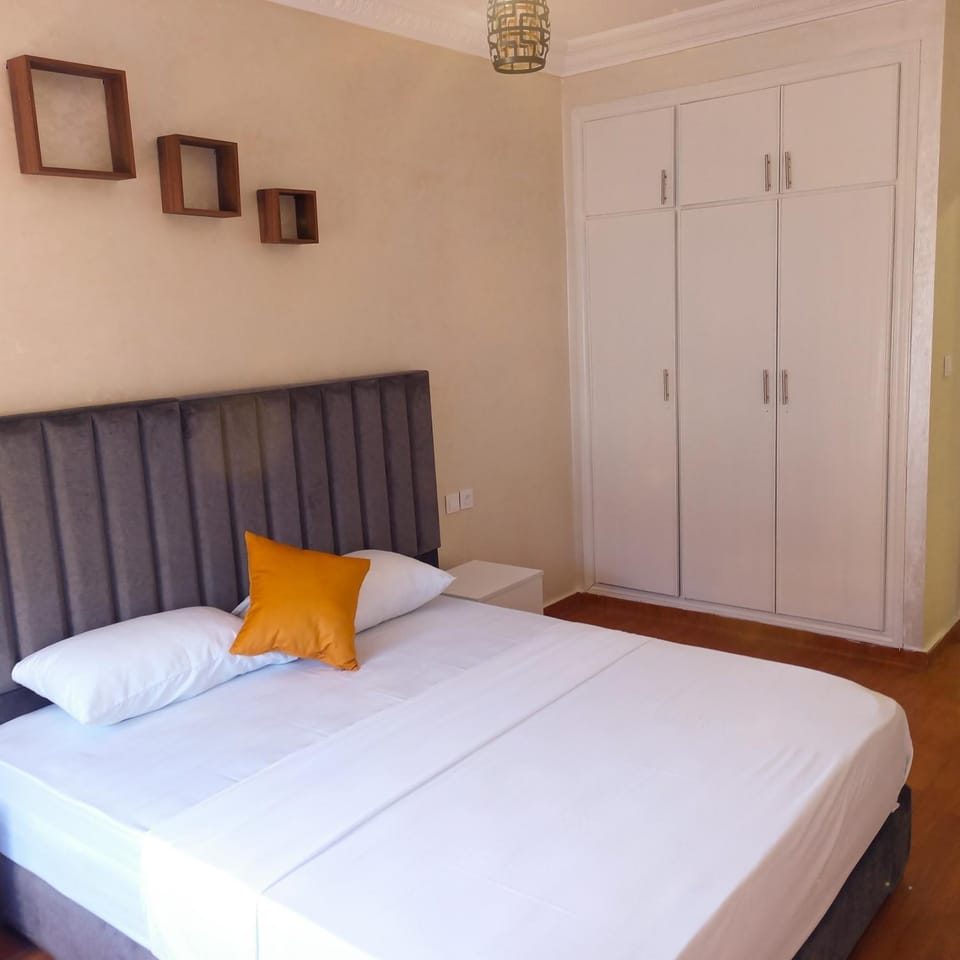 Bed, Photo of the whole room, Bedroom, wardrobe
