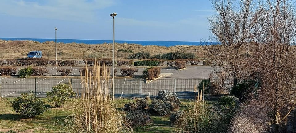 Sea view, Parking