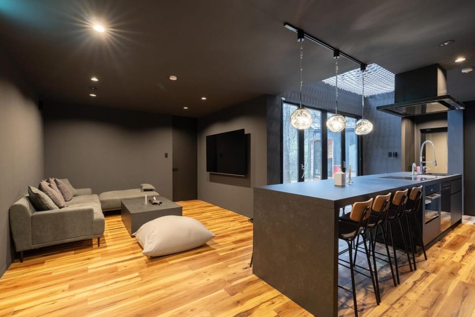 TV and multimedia, Kitchen or kitchenette, Living room, Seating area, Dining area