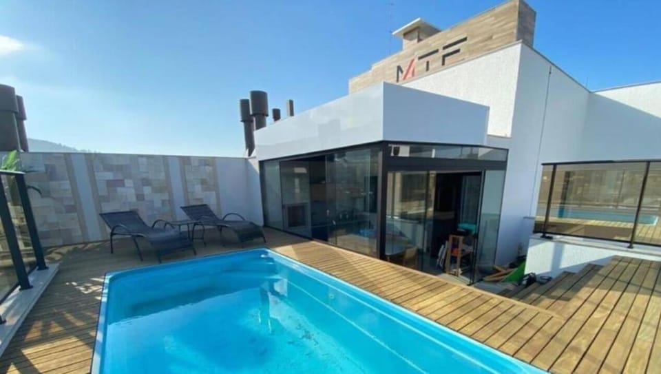 Swimming pool, sunbed