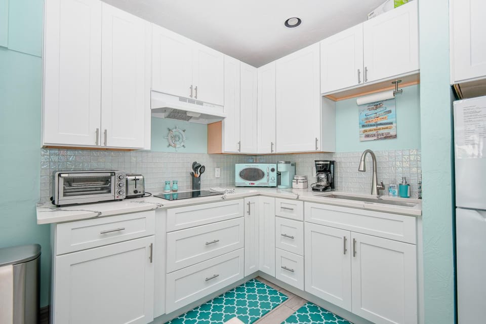 Coffee/tea facilities, Kitchen or kitchenette, pet friendly, stove, toaster