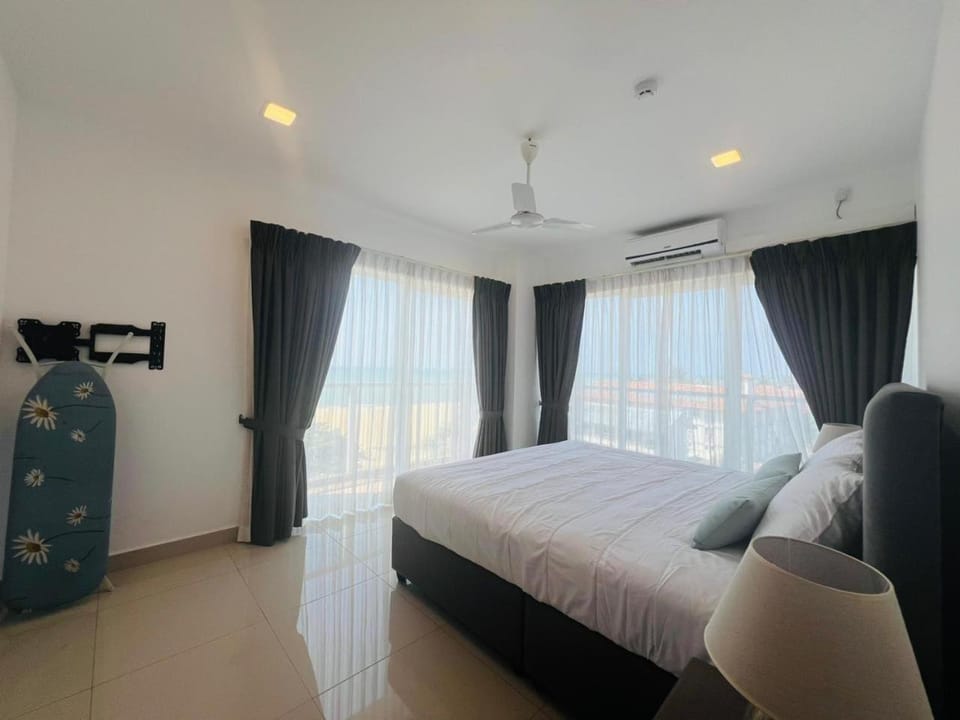 ESTA - Sea View Luxury Beach Apartment Apartment in Negombo
