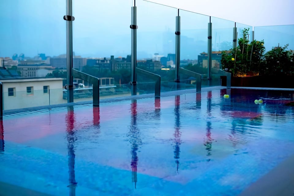Coffee/tea facilities, Swimming pool